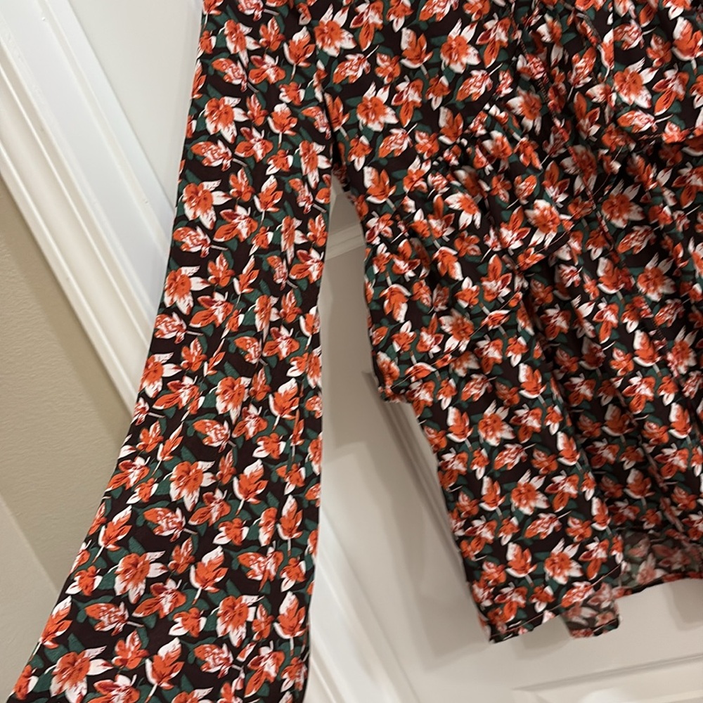 ✨Floral Fall 🍂 Entro Blouse✨ - Picture 4 of 7